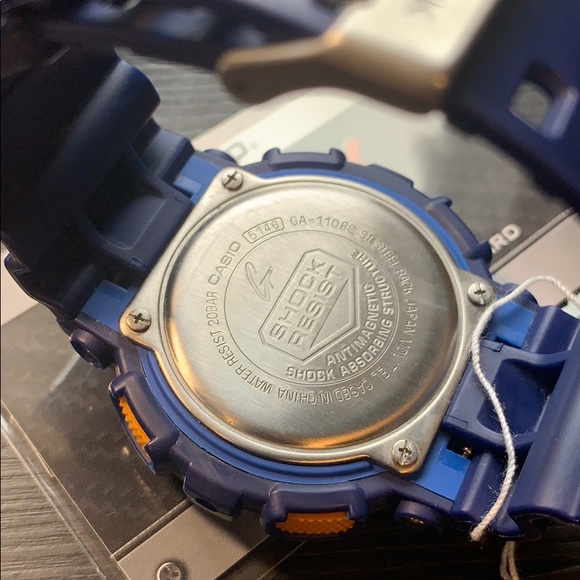 Casio G-Shock GA-110FC-2ADR Crazy Colors - Picture 3 of 3